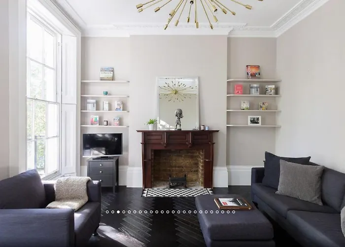 Punk Hip - Plush 1-Bed In Camden Town